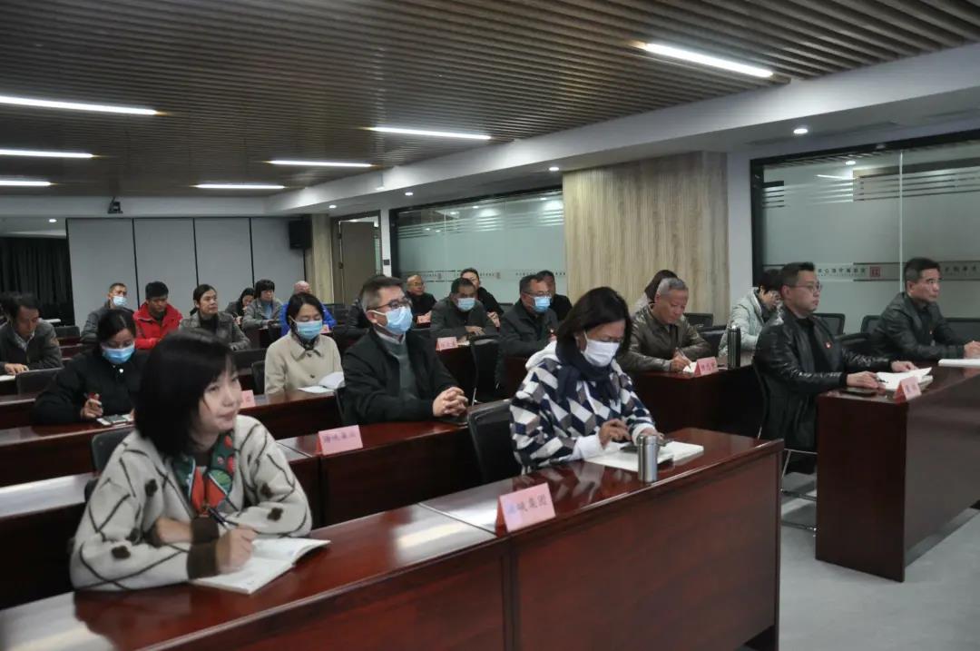 嚴(yán)桂忠向(xiang)黨員幹(gan)部宣講(jiang)省第十(shí)一次黨(dang)代會精(jing)神