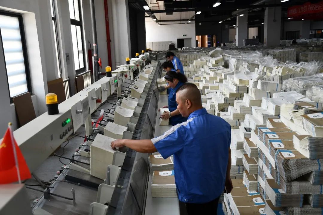 恪盡職守(shou)诠釋擔當作爲 衆(zhōng)志成城隻爲“課前(qian)到書”